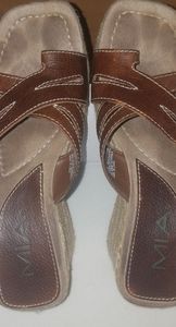 Mia Women's Mia Brown Wedge Sandals Sz 6.5